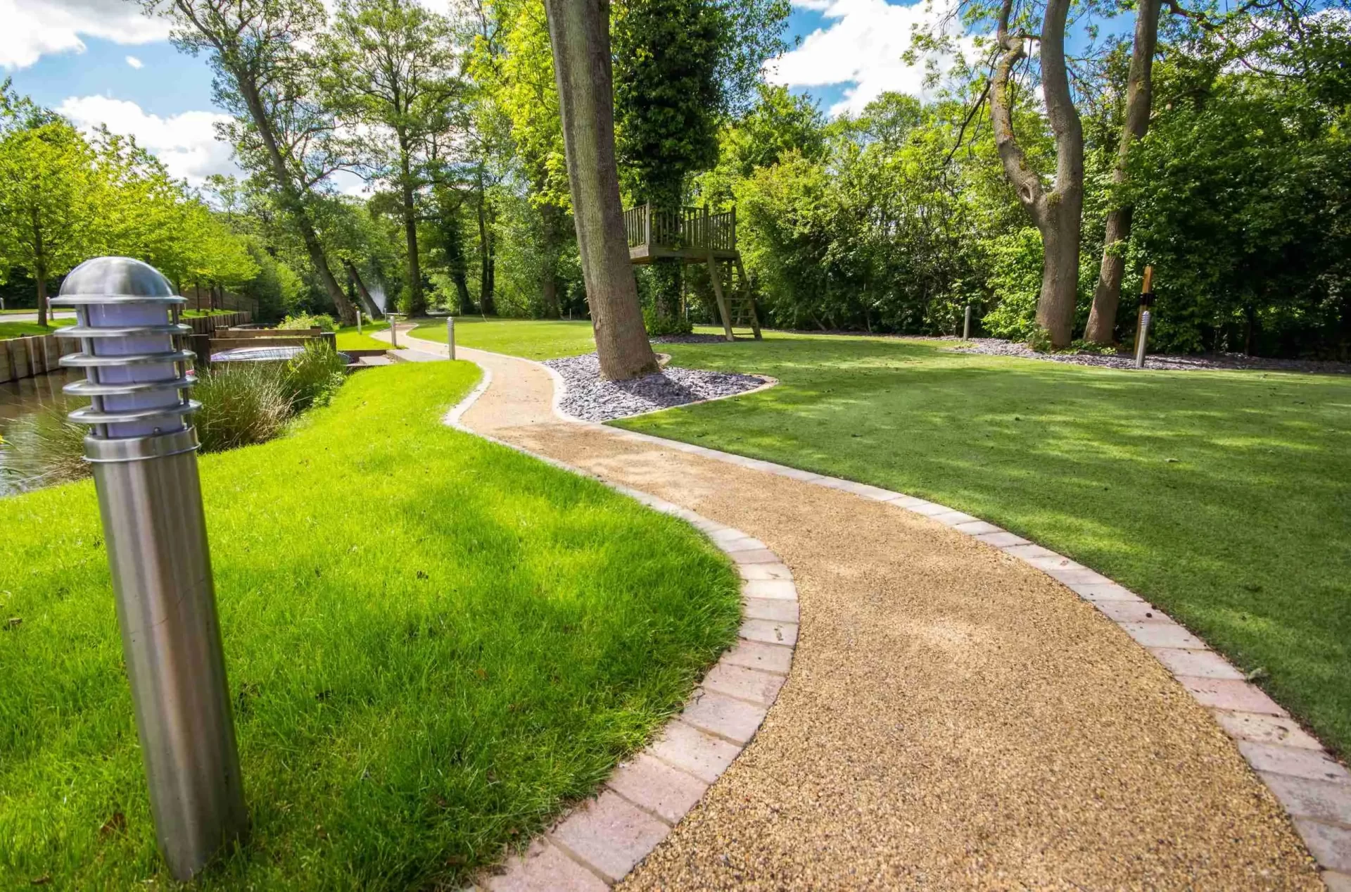 Resin-Bound Pathway! An Attractive Outdoor Addition