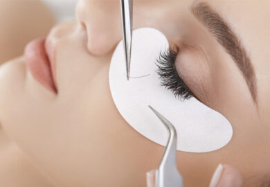 How Eyelashes Tweezers in UK Can Help Prevent Lash Damage and Breakage