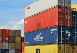 How to Get a Shipping Container: 6 Steps