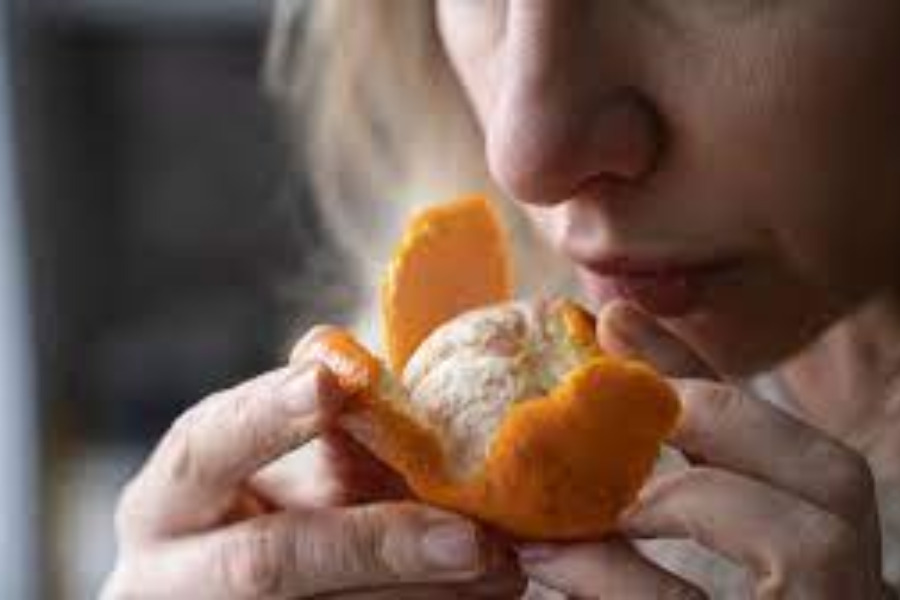 Smoking and decreased sense of taste