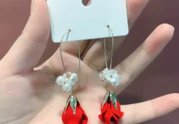 The Allure of Pearl Chain Earrings with Long Tassels: An Elegant Look