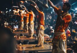 How You Can Move to Varanasi to See Ganga Aarti Just After Completing Golden Triangle Tour?