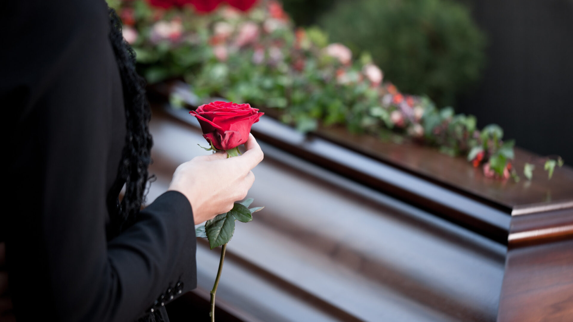 How do I formally welcome guests to a funeral?