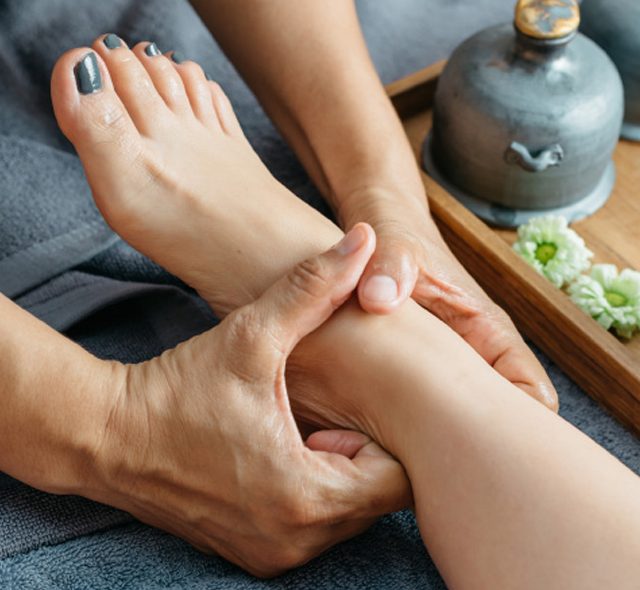 How Foot Spa In Abu Dhabi And Massages Can Cure Overpronation